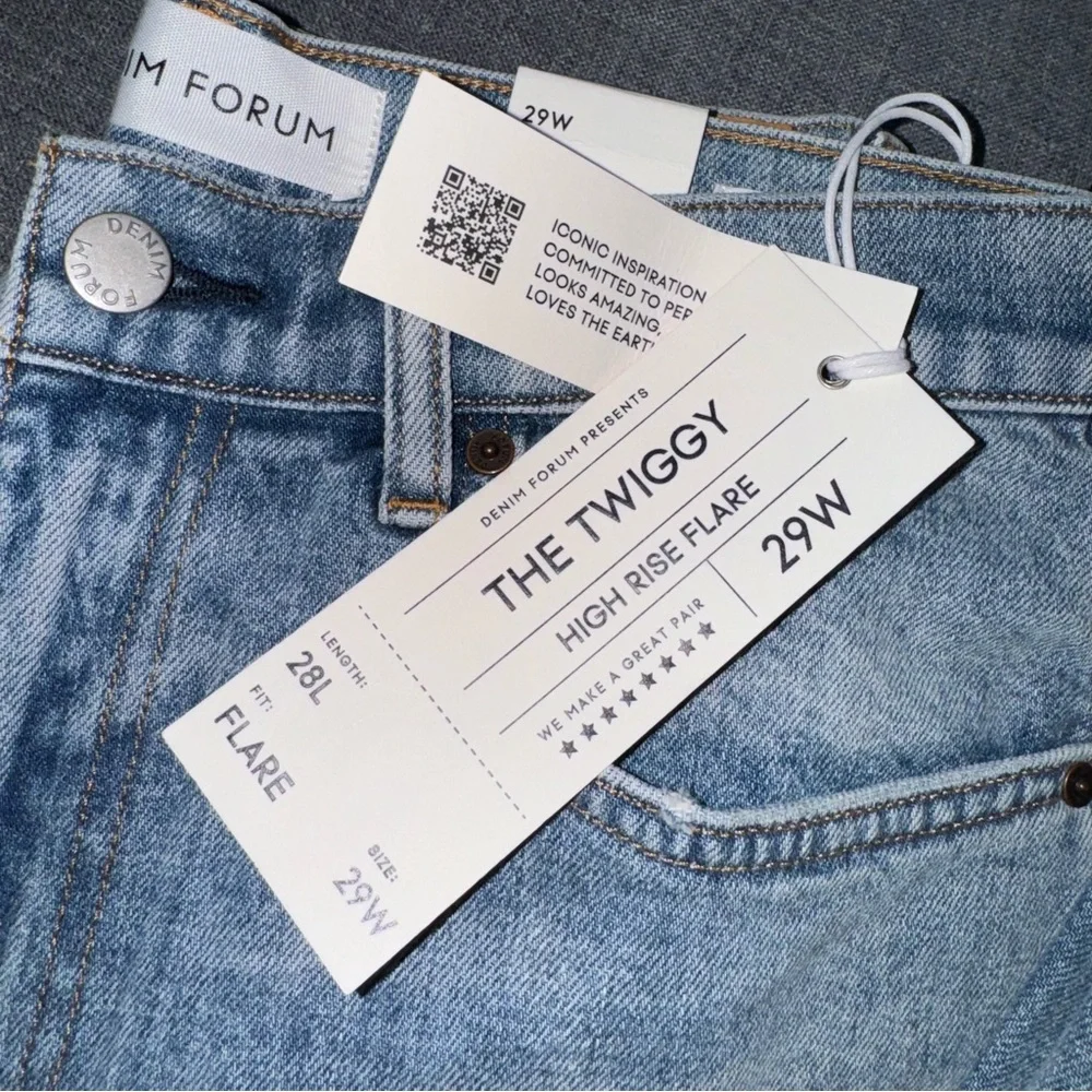 Aritzia Denim Forum NWT The Twiggy High Rise Flare Jeans - Picture 5 of 9